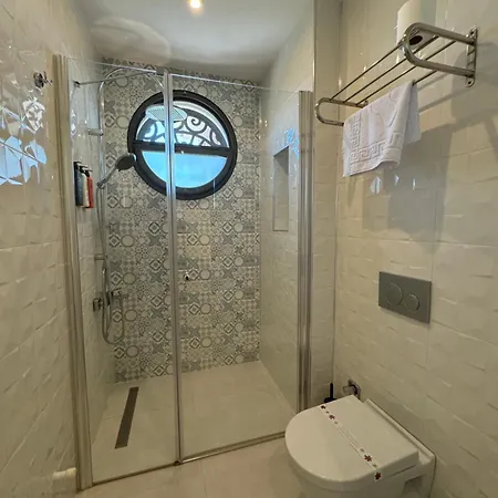 Cunda Inn Hotel *